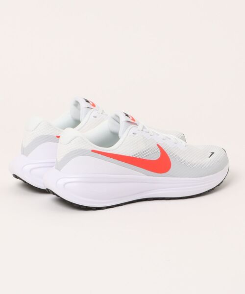 NIKE(ナイキ)の「《NIKE》レボリューション 8 ワイド(スニーカー・メンズ・ホワイト×レッド/ホワイト系その他/ブラック×ホワイト/ホワイト系・26.0cm/26.5cm/27.0cm/27.5cm/28.0cm/25.5cm/25.0cm/29.0cm/28.5cm)」の5枚目の写真