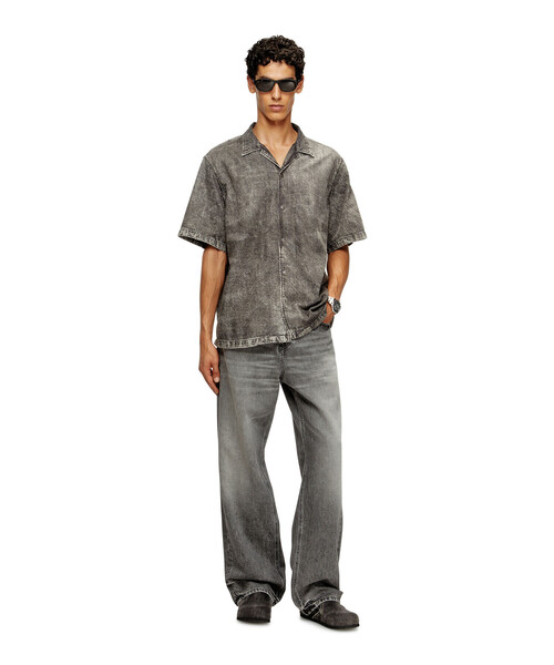 DIESEL（ディーゼル）の「メンズ デニム半袖シャツ D-NABIL-S5（シャツ/ブラウス・メンズ・ブラック・MEDIUM/LARGE/X-LARGE/XX-LARGE/SMALL/X-SMALL）」の2枚目の写真