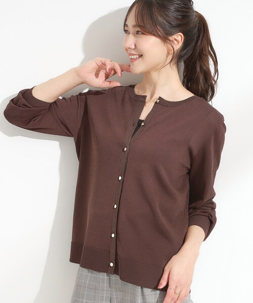 DRESKIP（ドレスキップ）の「【洗える/S-LL】上品なラメ使い クルーネック ニットカーディガン（カーディガン/ボレロ・レディース・ダークブラウン/アイボリー/ブラック/レッド系1・01/02/03/04）」の4枚目の写真