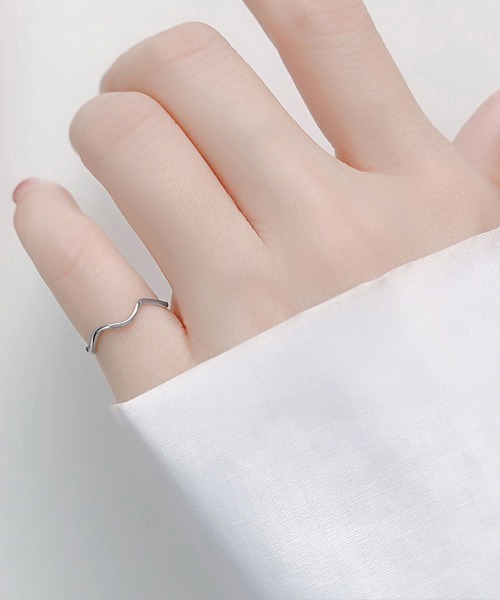 ONEP STAR（ワンピスター）の「ウェーブリング（リング・レディース・ゴールド/ピンクゴールド/シルバー・7号/9号/13号/15号/18号/22号）」の2枚目の写真