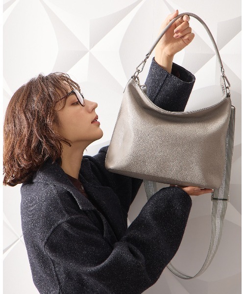 レザーハンドル付き ホリゾンタルポシェット Mサイズ レザーハンドル付き ホリゾンタルポシェット Mサイズ＜スマイルなしVer