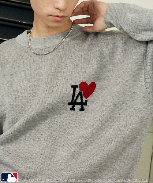 MLB（メジャーリーグベースボール）の「MLB/メジャーリーグベースボール 別注 HEART LOGO KNIT/ハートロゴニット(限定展開)（ニット/セーター・メンズ・ブラック/マスタード/グレー系その他2/グレー系その他/ネイビー/ブラウン・SMALL/MEDIUM/LARGE）」の3枚目の写真