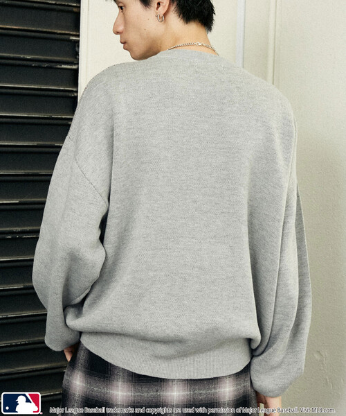 MLB（メジャーリーグベースボール）の「MLB/メジャーリーグベースボール 別注 HEART LOGO KNIT/ハートロゴニット(限定展開)（ニット/セーター・メンズ・ブラック/マスタード/グレー系その他2/グレー系その他/ネイビー/ブラウン・SMALL/MEDIUM/LARGE）」の15枚目の写真