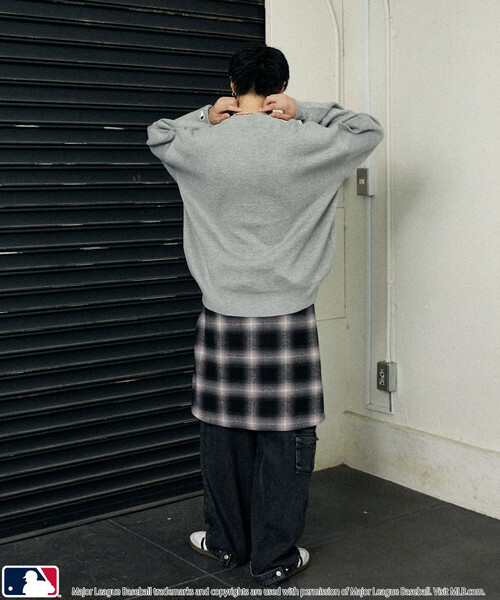 MLB（メジャーリーグベースボール）の「MLB/メジャーリーグベースボール 別注 HEART LOGO KNIT/ハートロゴニット(限定展開)（ニット/セーター・メンズ・ブラック/マスタード/グレー系その他2/グレー系その他/ネイビー/ブラウン・SMALL/MEDIUM/LARGE）」の9枚目の写真