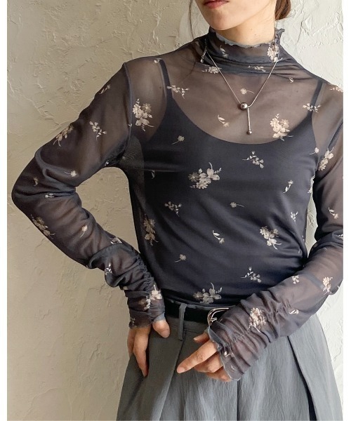She's Closet(シーズクローゼット)の「ハイネック長袖シャーリング花柄シアートップス(Tシャツ/カットソー・レディース・チャコールグレー/アイボリー/ブラック・FREE)」の17枚目の写真