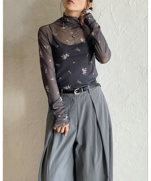 She's Closet(シーズクローゼット)の「ハイネック長袖シャーリング花柄シアートップス(Tシャツ/カットソー・レディース・チャコールグレー/アイボリー/ブラック・FREE)」の18枚目の写真