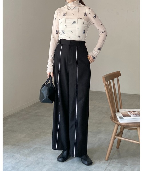 She's Closet(シーズクローゼット)の「ハイネック長袖シャーリング花柄シアートップス(Tシャツ/カットソー・レディース・チャコールグレー/アイボリー/ブラック・FREE)」の4枚目の写真