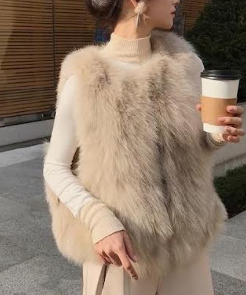 cammie(キャミー)の「フェイクファージレ(ベスト・レディース・ブラック/ベージュ・L/M)」の6枚目の写真