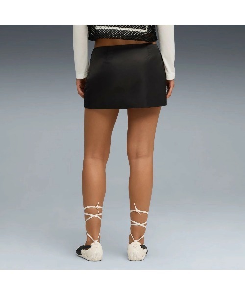 PUMA(プーマ)の「PUMA PUMA x ROSE SLIM MICRO MINI SKIRT WV(プーマ プーマ x ロゼ スリム マイクロ ミニ スカート WV)(スカート・レディース・ブラック系・SMALL/MEDIUM/LARGE)」の4枚目の写真