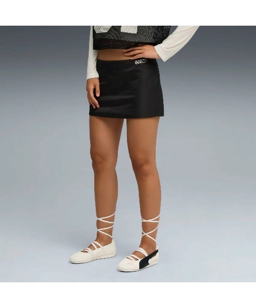 PUMA(プーマ)の「PUMA PUMA x ROSE SLIM MICRO MINI SKIRT WV(プーマ プーマ x ロゼ スリム マイクロ ミニ スカート WV)(スカート・レディース・ブラック系・SMALL/MEDIUM/LARGE)」の3枚目の写真