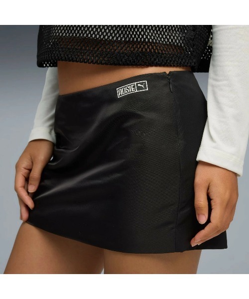 PUMA(プーマ)の「PUMA PUMA x ROSE SLIM MICRO MINI SKIRT WV(プーマ プーマ x ロゼ スリム マイクロ ミニ スカート WV)(スカート・レディース・ブラック系・SMALL/MEDIUM/LARGE)」の5枚目の写真