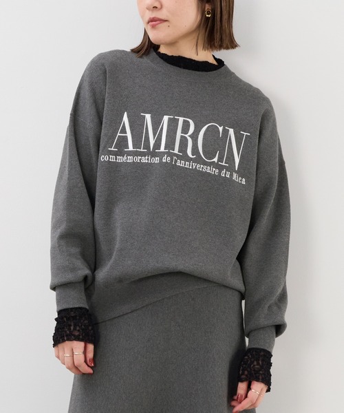AMERICANA(アメリカーナ)の「15th ANNIVERSARY【AMERICANA×MICA&DEAL】ロゴ刺繍スムースニットプルオーバー(ニット/セーター・レディース・キャメル/ネイビー/グレー・FREE)」の2枚目の写真
