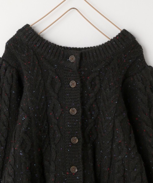 LOWRYS FARM(ローリーズファーム)の「2WAYケーブルニット 591786(ニット/セーター・キッズ・ベージュ/ブラック/グレー・110cm/120cm/130cm/140cm/150cm)」の4枚目の写真