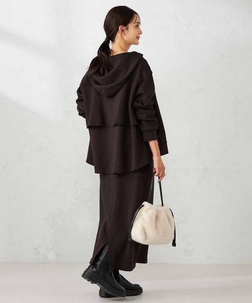 a.v.v(アーヴェヴェ)の「バックフレアダンボールパーカー(パーカー・レディース・チャコールグレー/ブラウン/グレー系その他・40/38/42/36)」の4枚目の写真