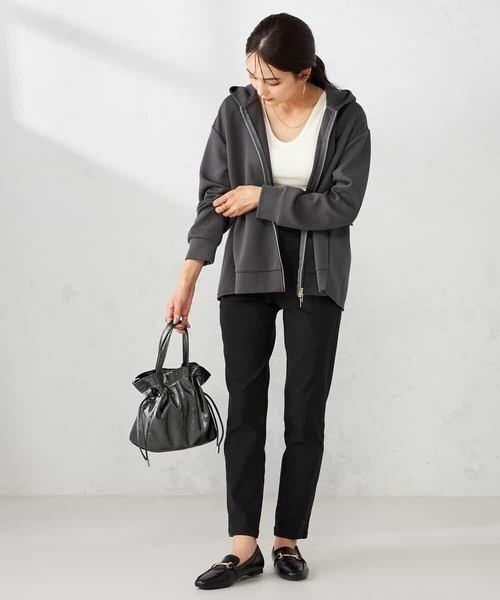 a.v.v(アーヴェヴェ)の「バックフレアダンボールパーカー(パーカー・レディース・チャコールグレー/ブラウン/グレー系その他・40/38/42/36)」の22枚目の写真