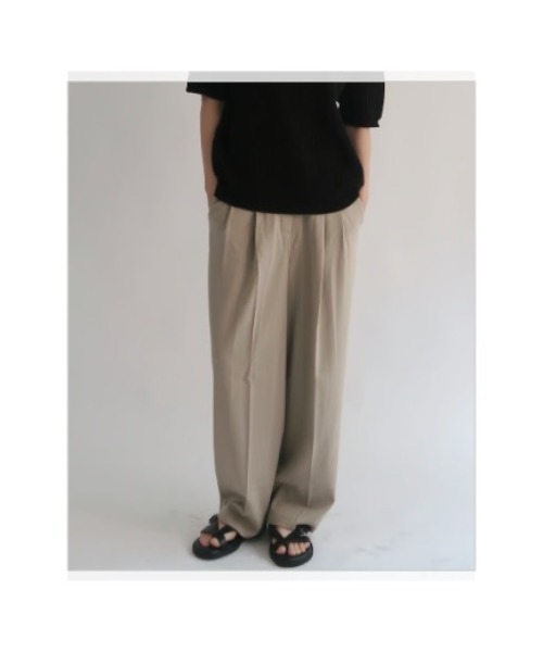 KALENO(カレノ)の「unisex / boyfriend tuck slacks(スラックス・レディース・ベージュ/ブラック・FREE)」の8枚目の写真