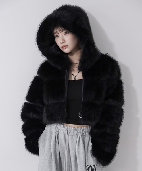 me+em select（ミームセレクト）の「【 ３color 】フェイクファーフーディショートコート ／  fake fur hoodie short coat（その他アウター・レディース・ホワイト/ホワイト×ブラック/ブラック・FREE）」の5枚目の写真