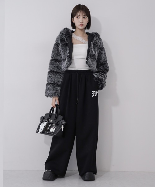 me+em select（ミームセレクト）の「【 ３color 】フェイクファーフーディショートコート ／  fake fur hoodie short coat（その他アウター・レディース・ホワイト/ホワイト×ブラック/ブラック・FREE）」の14枚目の写真