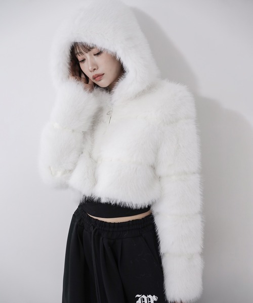 me+em select（ミームセレクト）の「【 ３color 】フェイクファーフーディショートコート ／  fake fur hoodie short coat（その他アウター・レディース・ホワイト/ホワイト×ブラック/ブラック・FREE）」の17枚目の写真