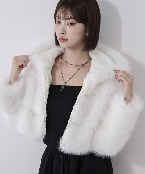 me+em select（ミームセレクト）の「【 ３color 】フェイクファーフーディショートコート ／  fake fur hoodie short coat（その他アウター・レディース・ホワイト/ホワイト×ブラック/ブラック・FREE）」の19枚目の写真