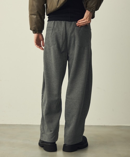 Shoowtime(ショウタイム)の「3D cut sweatpants / 立体裁断スウェットパンツ(スウェットパンツ・メンズ・チャコールグレー・MEDIUM/X-LARGE)」の9枚目の写真