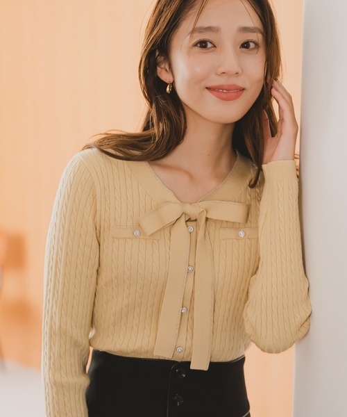 MISCH MASCH（ミッシュマッシュ）の「配色ボウタイケーブルニット（ニット/セーター・レディース・ブルー/グレー/ブラック/イエロー・ﾌﾘ-）」の4枚目の写真