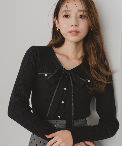 MISCH MASCH（ミッシュマッシュ）の「配色ボウタイケーブルニット（ニット/セーター・レディース・ブルー/グレー/ブラック/イエロー・ﾌﾘ-）」の2枚目の写真