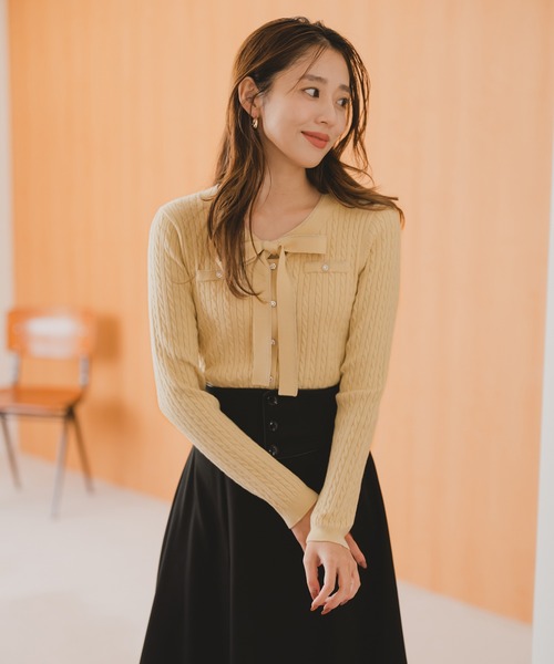 MISCH MASCH（ミッシュマッシュ）の「配色ボウタイケーブルニット（ニット/セーター・レディース・ブルー/グレー/ブラック/イエロー・ﾌﾘ-）」の7枚目の写真