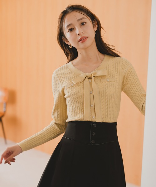 MISCH MASCH（ミッシュマッシュ）の「配色ボウタイケーブルニット（ニット/セーター・レディース・ブルー/グレー/ブラック/イエロー・ﾌﾘ-）」の8枚目の写真