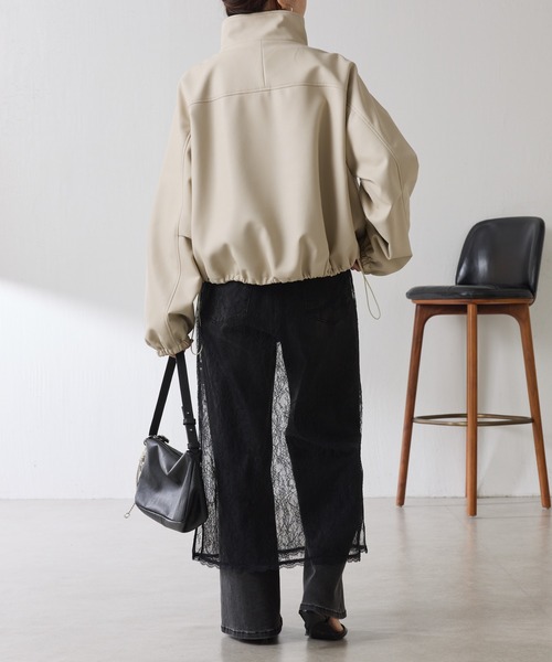 COLLAGE GALLARDAGALANTE（コラージュガリャルダガランテ）の「レザータッチスタンドブルゾン（ブルゾン・レディース・ベージュ・FREE）」の4枚目の写真