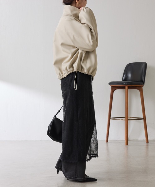 COLLAGE GALLARDAGALANTE（コラージュガリャルダガランテ）の「レザータッチスタンドブルゾン（ブルゾン・レディース・ベージュ・FREE）」の5枚目の写真