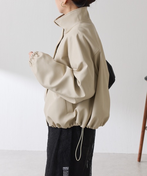 COLLAGE GALLARDAGALANTE（コラージュガリャルダガランテ）の「レザータッチスタンドブルゾン（ブルゾン・レディース・ベージュ・FREE）」の7枚目の写真