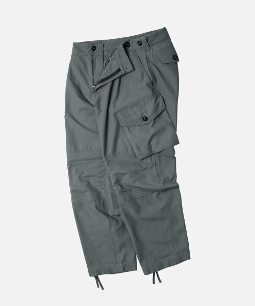 FRIZMWORKS(フリズムワークス)の「BACKSATIN ROYAL NAVY COMBAT PANTS _ STEEL GRAY(その他パンツ・レディース・その他・MEDIUM/LARGE)」の2枚目の写真