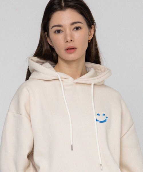 GRAVER（グレーバー）の「[ユニセックス]SKY クラウドドローイングスマイル フードパーカー_クリーム（パーカー・レディース・アイボリー・SMALL/MEDIUM/LARGE/X-LARGE）」の2枚目の写真