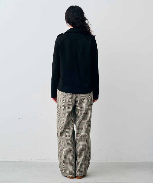 Live in comfort（リブインコンフォート）の「リブ　イン　コンフォート　はまじとコラボ　再復刻！着心地らくちんな伸びるライダースジャケット〈ブラック〉（その他アウター・レディース・ブラック・M/L/LL/3L/S）」の3枚目の写真