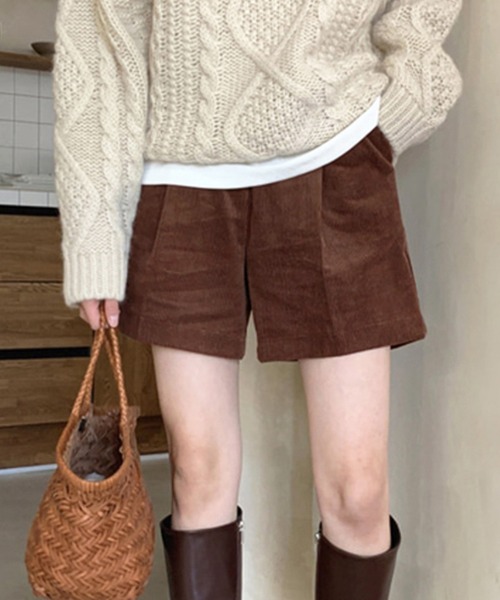 HALEY PESCA（ヘーリーペスカ）の「HALEY PESCA/センタータック　コーデュロイショートパンツ（その他パンツ・レディース・ブラウン/ブラック・MEDIUM/SMALL）」の2枚目の写真