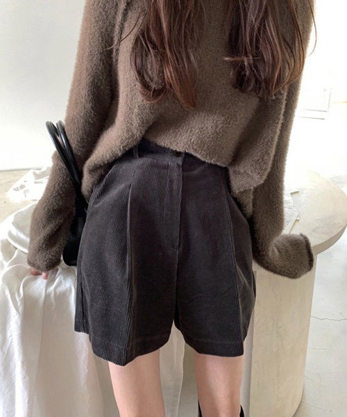 HALEY PESCA（ヘーリーペスカ）の「HALEY PESCA/センタータック　コーデュロイショートパンツ（その他パンツ・レディース・ブラウン/ブラック・MEDIUM/SMALL）」の3枚目の写真