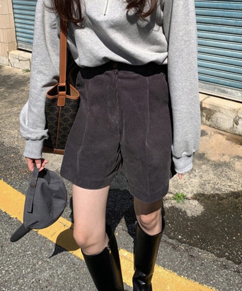 HALEY PESCA（ヘーリーペスカ）の「HALEY PESCA/センタータック　コーデュロイショートパンツ（その他パンツ・レディース・ブラウン/ブラック・MEDIUM/SMALL）」の12枚目の写真