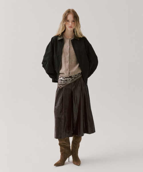 RMRN（アルエームアルエヌ）の「LEATHER BERMUDA PANTS（その他パンツ・レディース・バーガンディー・1/2）」の3枚目の写真