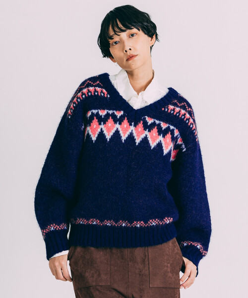 Freada(フリーダ)の「Freada/フリーダ Vネック 配色 ノルディック柄ニット(ニット/セーター・レディース・ネイビー/ライトグレー・ONE SIZE)」の2枚目の写真