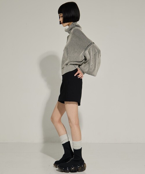 AKIKOAOKI(アキコアオキ)の「【AKANE UTSUNOMIYA/アカネウツノミヤ】《STUDIOUS別注》Dual face knit/デュアル フェイスニット(ニット/セーター・レディース・ベージュ/ライトグレー・FREE)」の4枚目の写真
