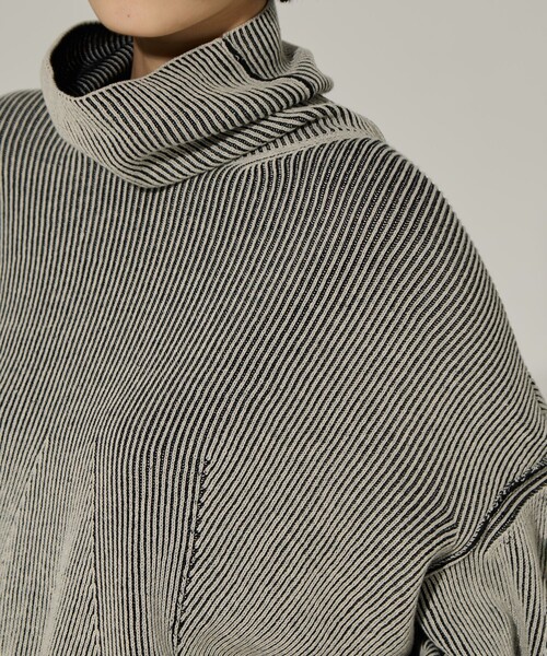 AKIKOAOKI(アキコアオキ)の「【AKANE UTSUNOMIYA/アカネウツノミヤ】《STUDIOUS別注》Dual face knit/デュアル フェイスニット(ニット/セーター・レディース・ベージュ/ライトグレー・FREE)」の15枚目の写真