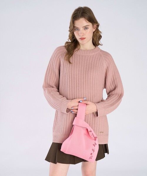 To b. by agnes b.（トゥービーバイアニエスベー）の「ニット ロゴ トートバッグ（トートバッグ・レディース・ピンク・FREE）」の2枚目の写真