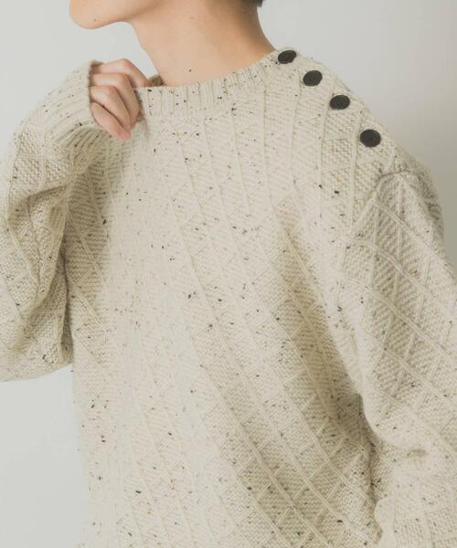 ITEMS URBANRESEARCH(アイテムズ アーバンリサーチ)の「ウール混ショルダーボタンクルーネックニット(ニット/セーター・メンズ・ネイビー/ブラック/ホワイト・MEDIUM/LARGE)」の4枚目の写真