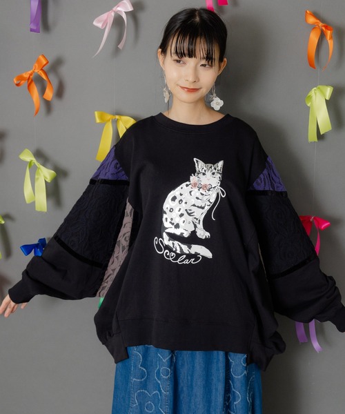 ScoLar（スカラー）の「153782：ネコ柄ミニ裏毛×起毛レース配色プルオーバー（Tシャツ/カットソー・レディース・グリーン/ブラック/杢グレー・M）」の8枚目の写真