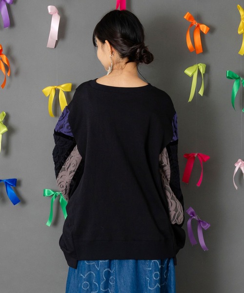 ScoLar（スカラー）の「153782：ネコ柄ミニ裏毛×起毛レース配色プルオーバー（Tシャツ/カットソー・レディース・グリーン/ブラック/杢グレー・M）」の11枚目の写真