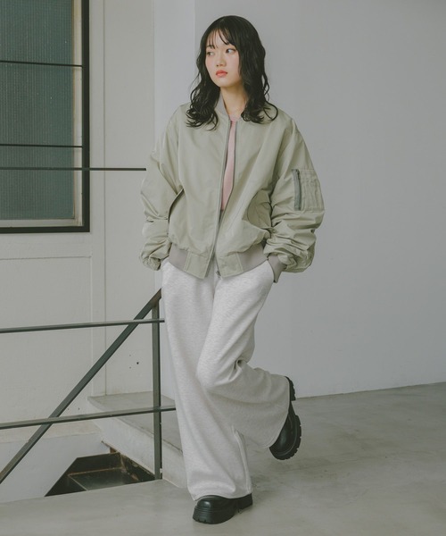 repipi armario（レピピ アルマリオ）の「ルーズシャーリングMA-1（MA-1・キッズ・アイボリー/ブラック/カーキ・SMALL/MEDIUM/LARGE）」の14枚目の写真