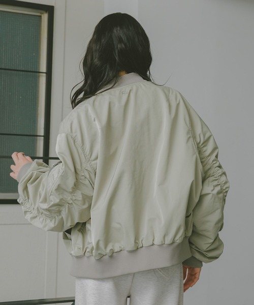 repipi armario（レピピ アルマリオ）の「ルーズシャーリングMA-1（MA-1・キッズ・アイボリー/ブラック/カーキ・SMALL/MEDIUM/LARGE）」の17枚目の写真