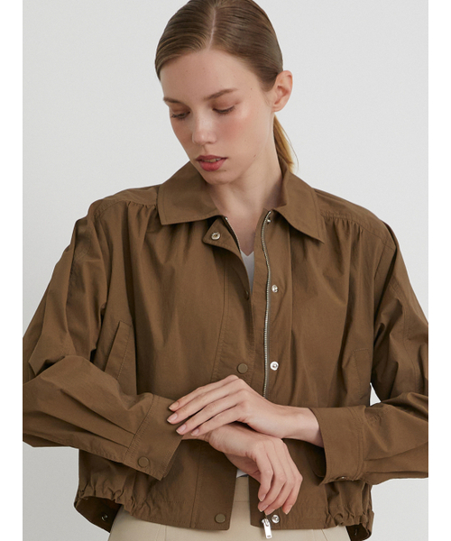 VNYSTUDIO(ブイエヌワイスタジオ)の「Drawstring unbalance hem jacket_YA9LSNC(その他アウター・レディース・その他・FREE)」の2枚目の写真