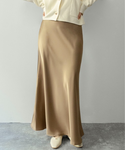 on:nue（オンニュ）の「【on:nue】[着用動画あり！] サテンマーメイドマキシスカート /2026 SS COLLECTION（スカート・レディース・アイボリー/ブラック/ピンク/ベージュ・FREE）」の10枚目の写真